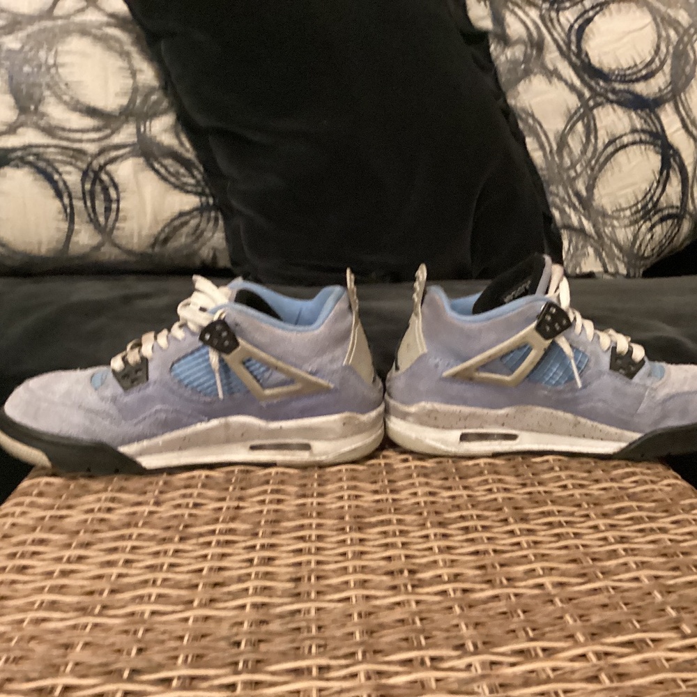 Jordan 4 unc blue